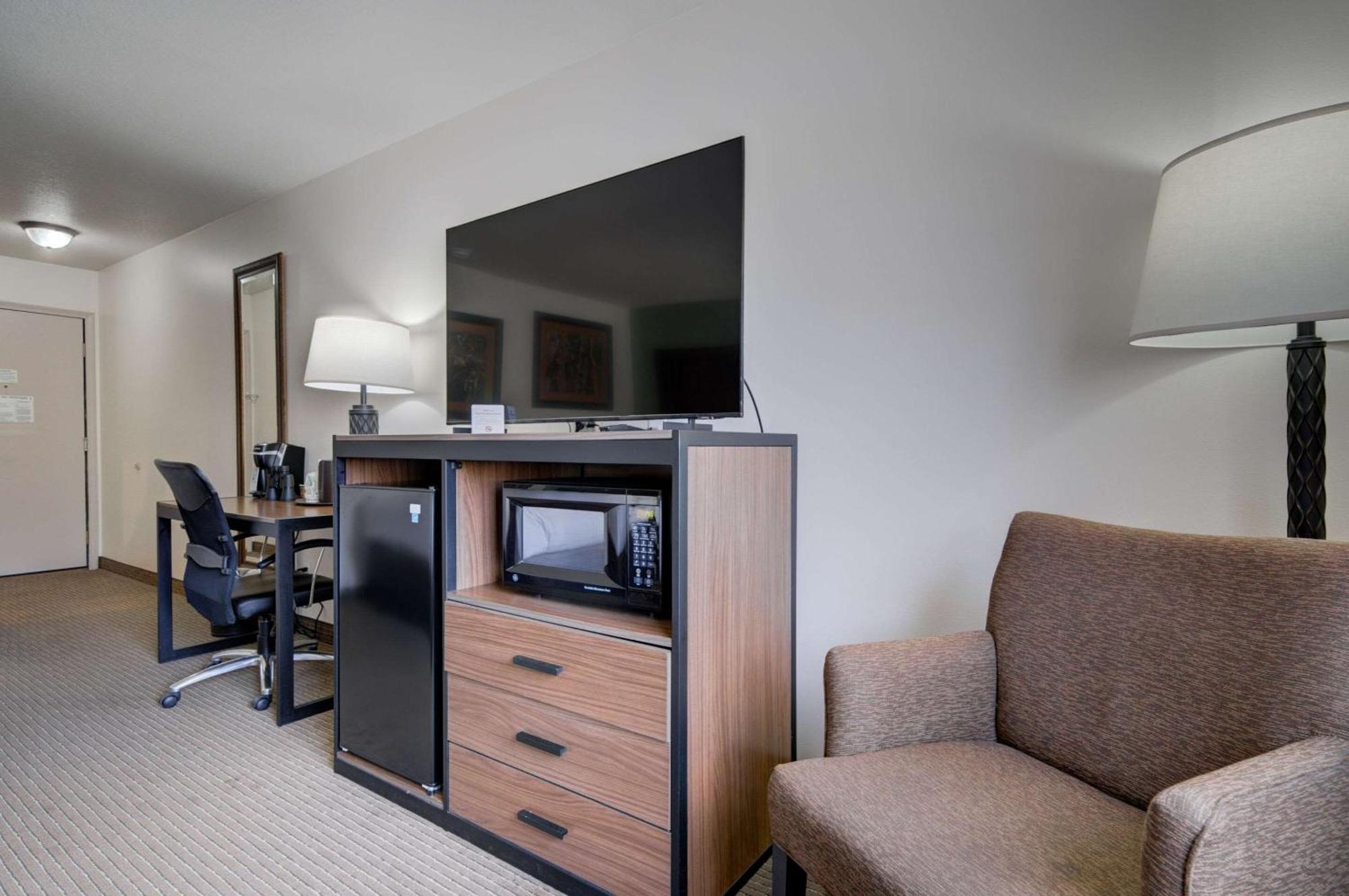 The Ridgeline Hotel At Yellowstone, Ascend Hotel Collection Gardiner Luaran gambar
