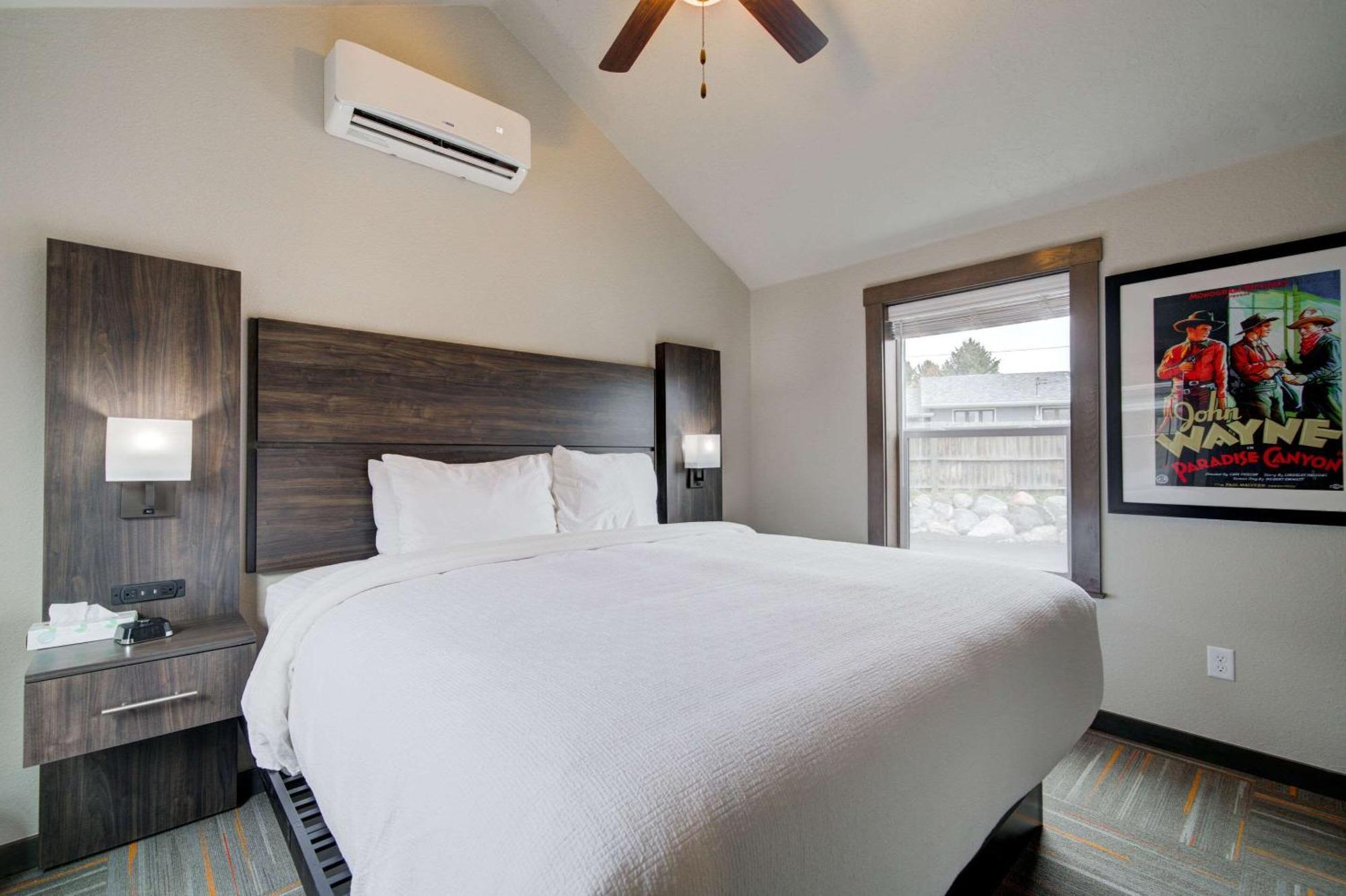 The Ridgeline Hotel At Yellowstone, Ascend Hotel Collection Gardiner Luaran gambar